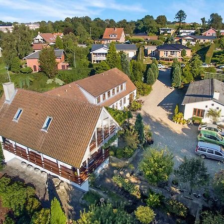 Bed & Breakfast Hobro Exterior photo
